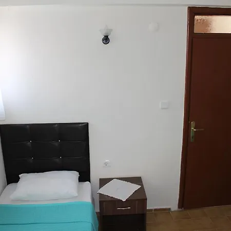 Alinda Motel 4*